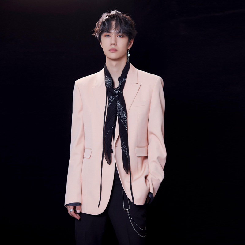 Wang Yibo Celebrity Style Light Pink Blazer for Men, Loose Casual Spring, Autumn, and Summer Fashion Versatile Thin Jacket