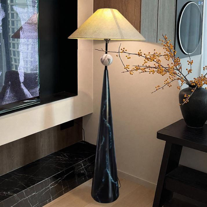 Italian-Style Light Luxury Minimalist Living Room Sofa Corner Floor Lamp, High-End Eye-Protection Study Reading Atmosphere Standing Floor Lamp