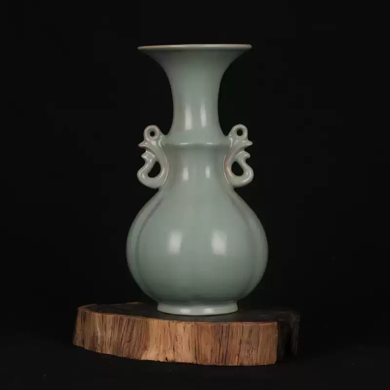 宋汝窑青釉暗刻宋徽宗款御题荷叶三足香炉仿古支钉瓷器旧货摆件