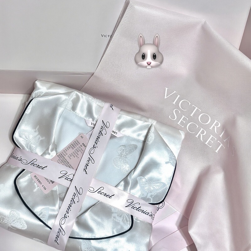 Victoria's Secret Yang Mi Style Moonlight Silk Pink and White Butterfly Satin Long Pants Pajamas Loungewear Set Victoria's Secret Yang Mi Style Moonlight Silk Pink and White Butterfly Satin Long Pants Pajamas Loungewear Set