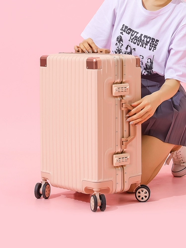 Прочный универсальный чемодан, 24 дюймов, коллекция 2023