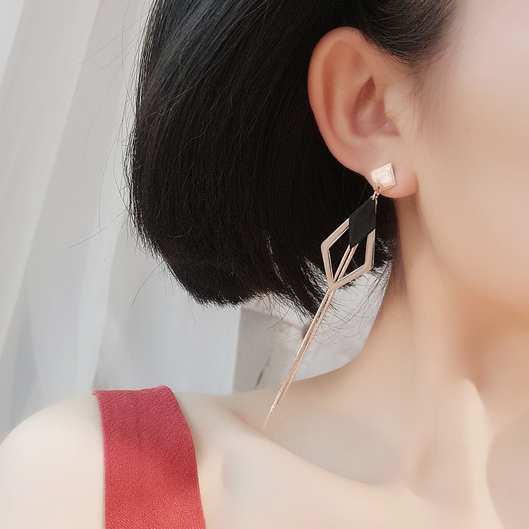 2019 autumn and winter new geometric rhombus long tassel earrings women's modified face shape versatile super fairy temperament high-end sense