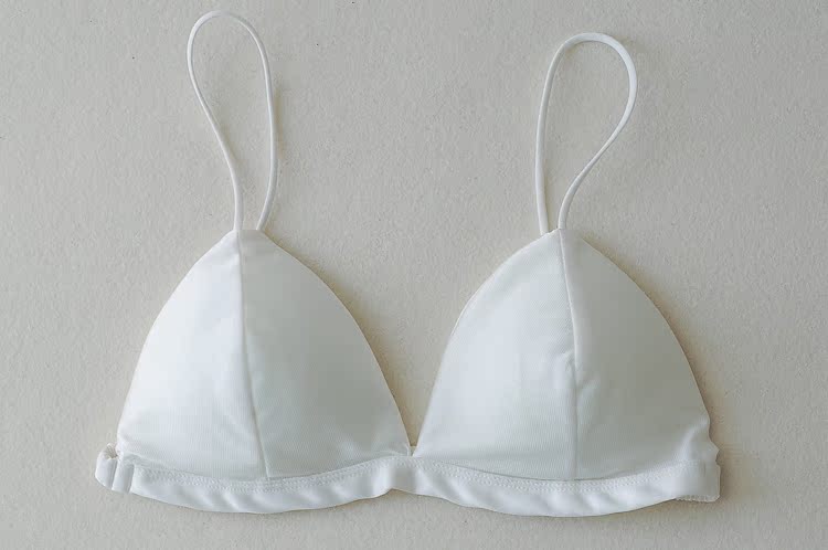 Sâu V Mở Lại Mỏng Áo Ngực Mỏng Sling Tam Giác Cup Mỏng Cotton Cup Màu Rắn Nữ Không Có Thép Nhẫn Sexy Bikini Đồ Lót