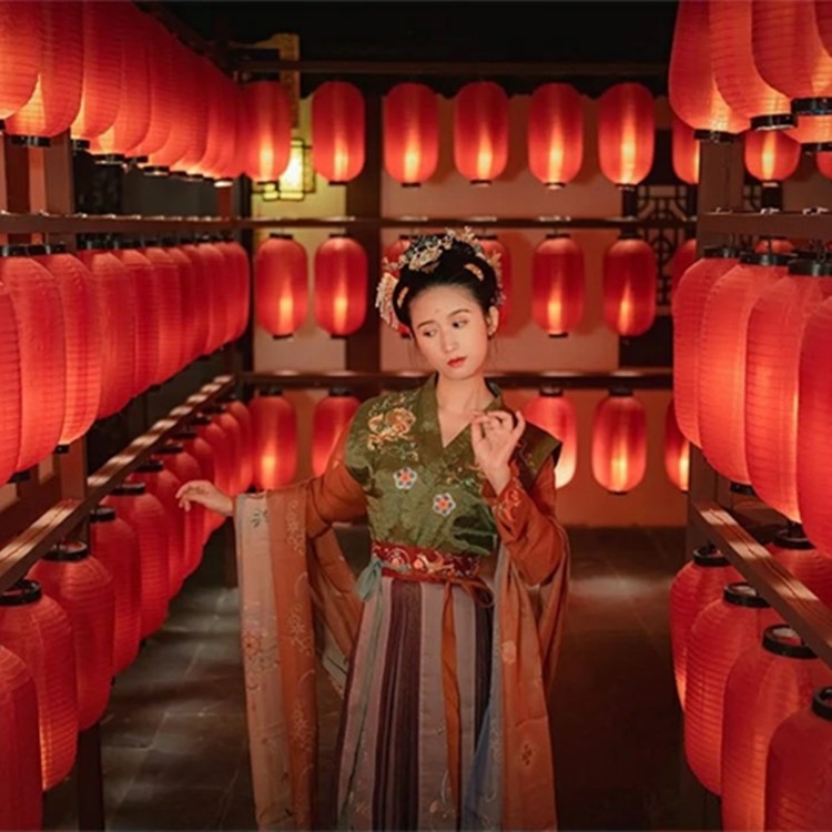 Antique lantern string hanging custom advertisement Tang Dynasty Han clothing ancient costume photo beige lantern wall decoration diy