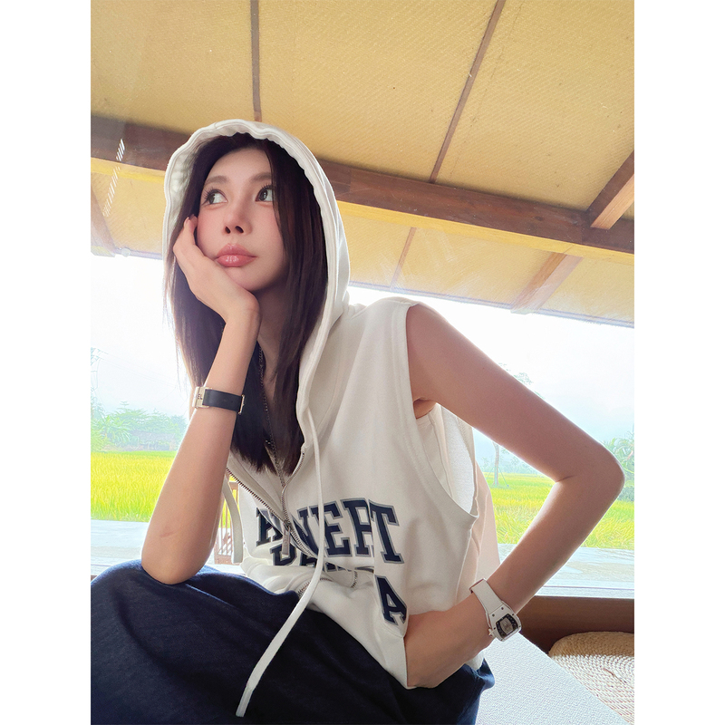 Li Wanjun Korean Style White Sleeveless Hooded Sweatshirt for Women, Summer 2026 New Loose Zipper Cardigan Vest Jacket Li Wanjun Korean Style White Sleeveless Hooded Sweatshirt for Women, Summer 2026 New Loose Zipper Cardigan Vest Jacket