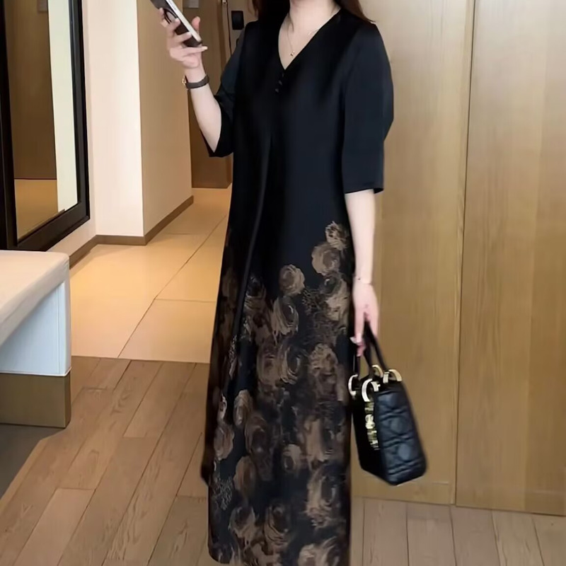 Plus-Size Women's Elegant and Stylish Dresses for Middle-Aged and Elderly Women, Loose-Fitting, Body-Covering Skirts, Summer Mid-Length Over-The-Knee Skirts