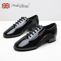 Черная яркая патентная кожа низкая каблука 2,5 см. Профессиональная танцовщица