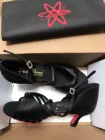 Черный атласный красный дно 8 см. Конус следуют за