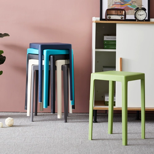 Пластиковый табурет сгущенным домашним минималистским минималистским гостиным столовой