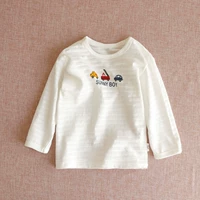 Бамбуковый сустав хлопковой длинные рукава маленький автомобиль на белом фоне