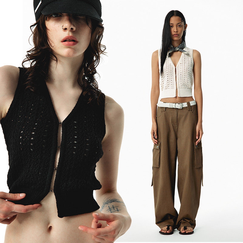 French Resort Style V-Neck Hollow-Out Sleeveless Vest Knitted Cardigan for Women, New Summer Style, Slim-Fit Short Top for Outerwear