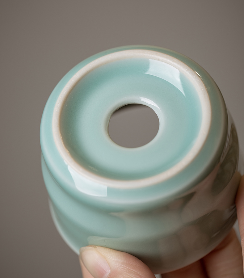 Jingdezhen ceramic) tea strainer kung fu tea tea accessories longquan celadon filter gauze screen