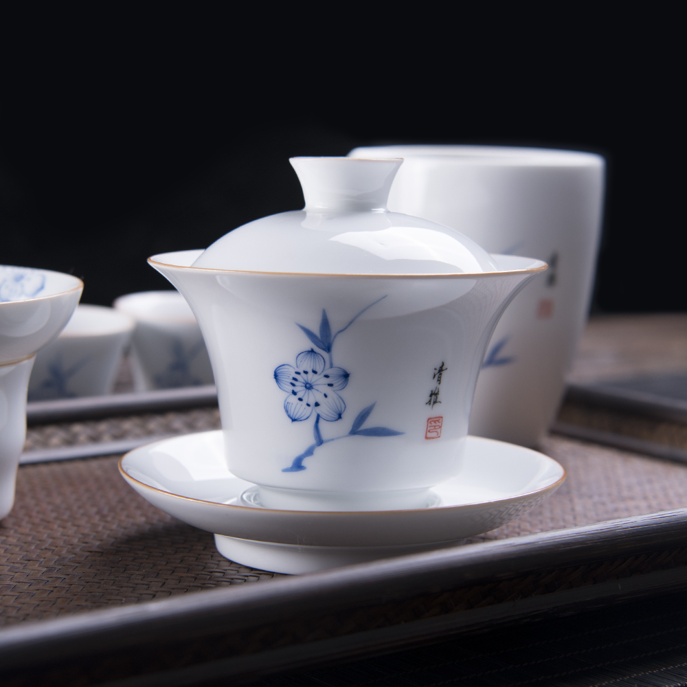 Jingdezhen ceramic tureen tea cups suit white porcelain blue and white porcelain tea set a small set of home sitting room of a complete set of kung fu