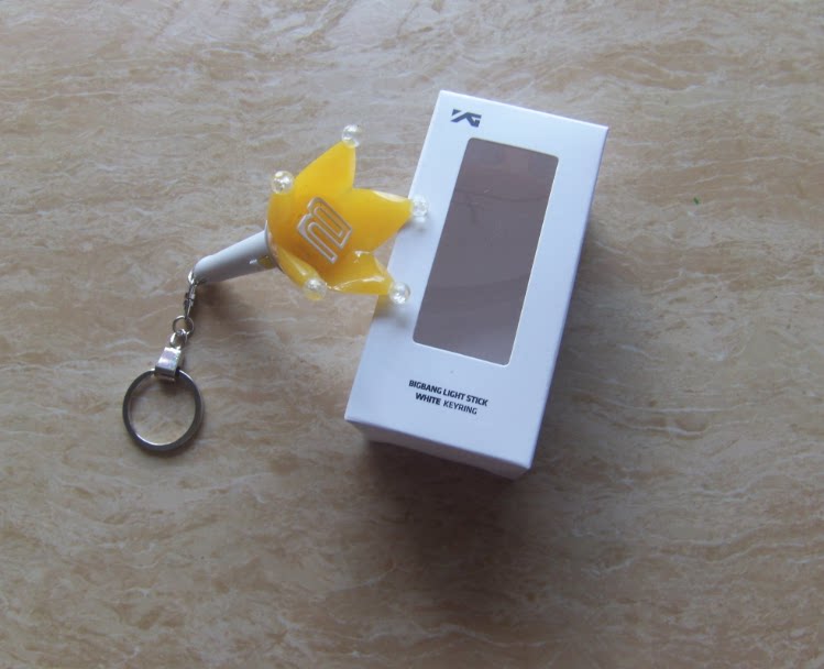 BIGBANG G-DRAGON Light Stick Keyring Glow LED Crown Hand Lamp