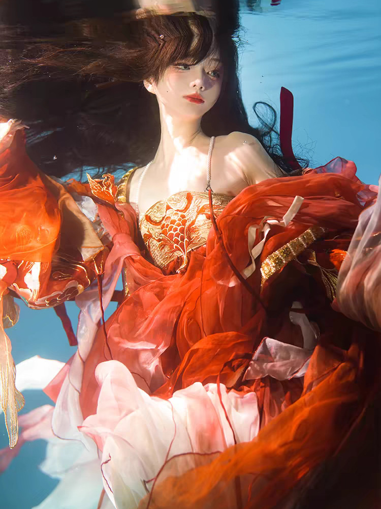 涂七七锦鲤2023神话系列汉服女齐胸裙：刺绣重工+仙气拖尾！这才是国风