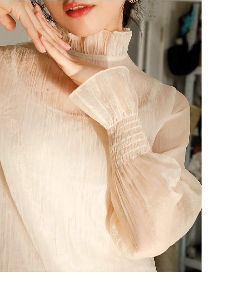 Весной и летом 2025 года новая универсальная плиссированная блузка с полувысоким воротником, шифоновая рубашка с кружевным низом, рубашка внутри и снаружи для женщин