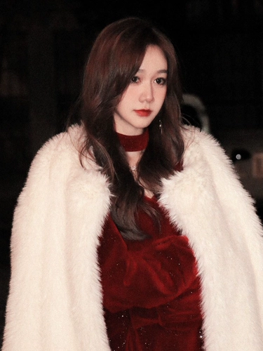 Элегантное элитное красное вечернее платье, коллекция 2023