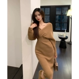 Базовое сексуальное трикотажное демисезонное длинное трикотажное платье