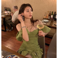 Beach skirt, seaside resort style, Thai tube skirt, engagement dress, high-end luxury niche green one-shoulder dress