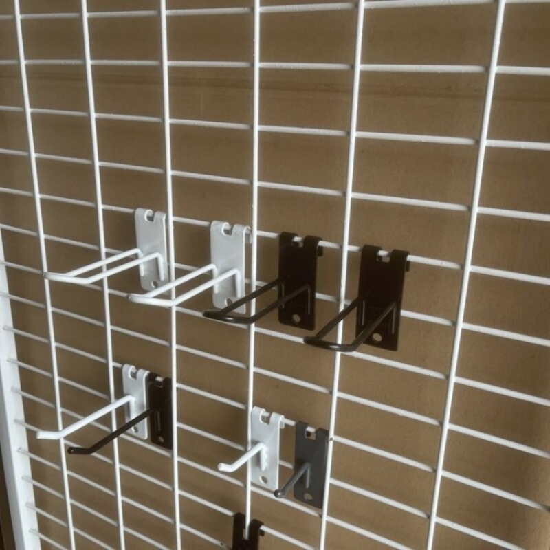 Double-Line Hook Grid Rack with Painted Wire Mesh Hooks for Store Display and Storage of Mobile Phone Accessories