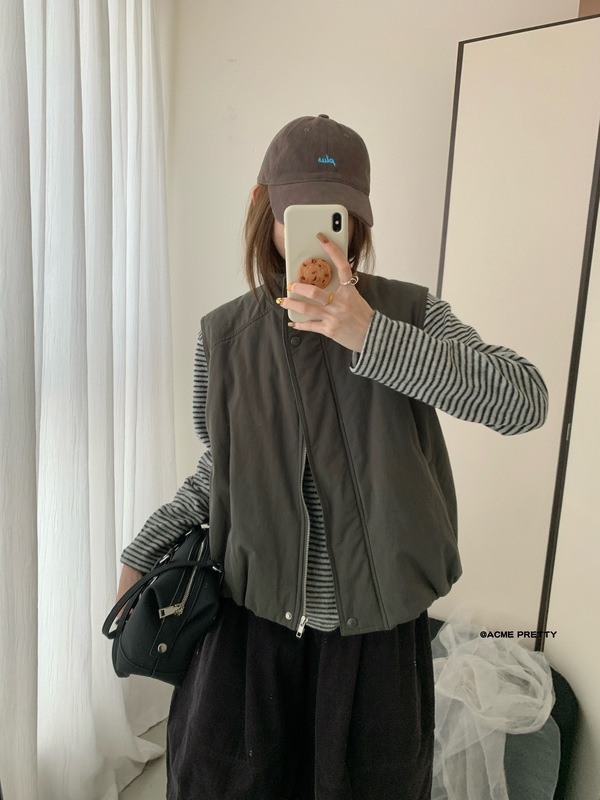 Acmepretty Winter Korean Style Stand-Up Collar Vest for Women Loose Retro Zipper Sleeveless Casual Vest Jacket Acmepretty Winter Korean Style Stand-Up Collar Vest for Women Loose Retro Zipper Sleeveless Casual Vest Jacket