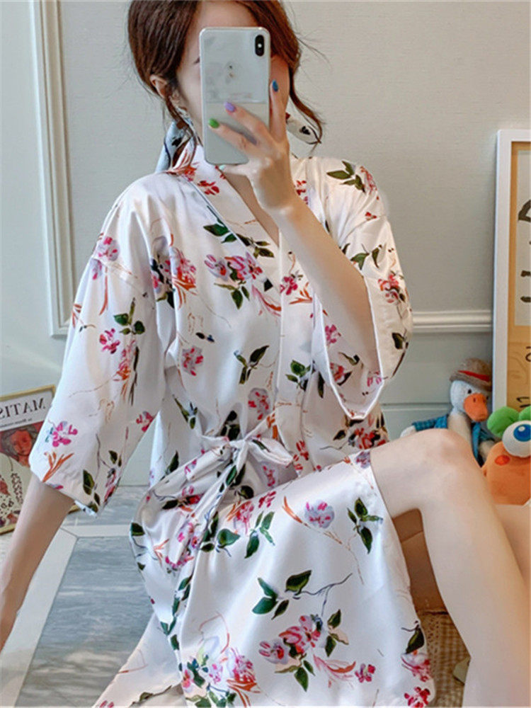 NIGHTGOWN WOMENS SUMMER ICE SILK PAJAMAS WOMENS SUMMER 2024 SUMMER THIN SEXY NIGHTDRESS KIMONO TAKEAWAY BATHROBE