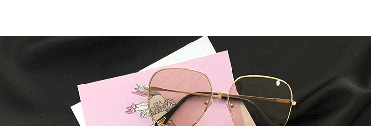 Kính râm mới 2018 nữ vuông lớn hộp đại dương kính râm nam lắc kính nữ màu đỏ với kính râm