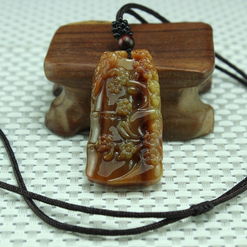 Natural genuine Yunnan Huanglong Jade on the eyebrow jade pendant jade necklace for men and women Jade jade pendant