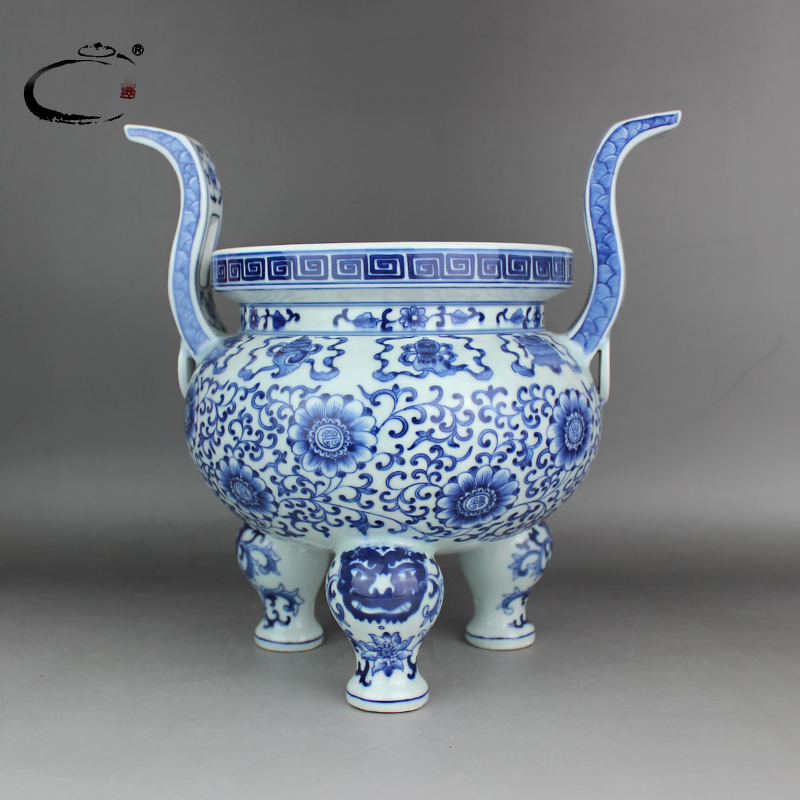 Beijing DE up jingdezhen blue and white tie up flowers and auspicious hand - made censer three - legged incense incense buner ding tea from ear to ear
