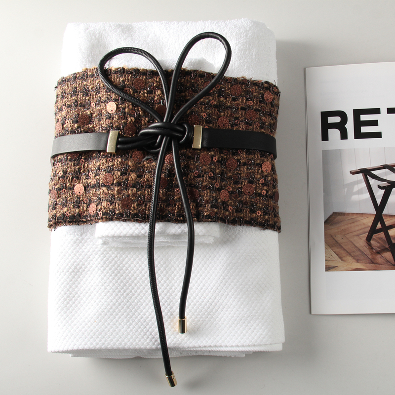 Model House Bathroom Towel Set, Washbasin, Bathtub, Fabric Towel Props, Toiletries