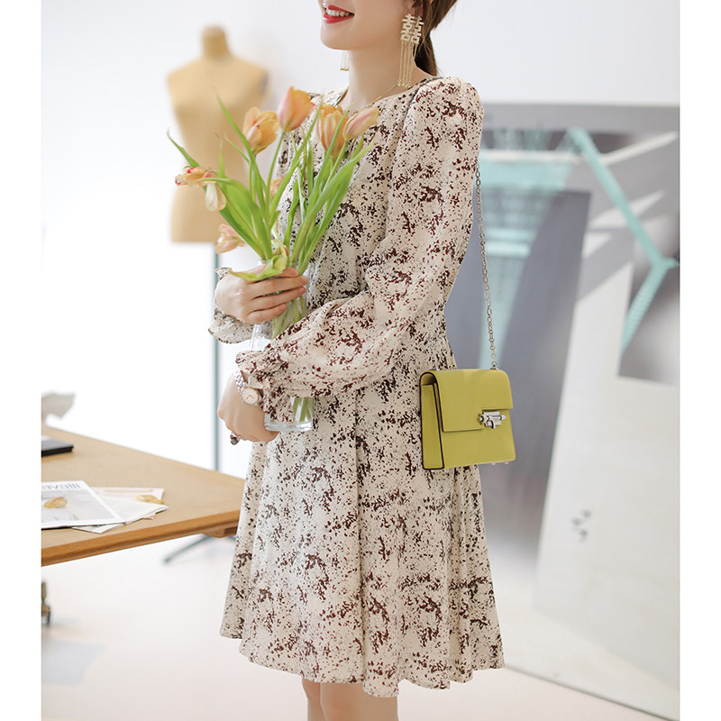 (Spot) romantic retro feel ~ early spring true silk in long version of cashew lotus leaf lace with long sleeves crumbled for women