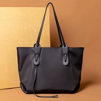 Colvam Klitn Nylon Single Whouds Women's Women's Women's Sag 2025 весна и летняя новая корейская версия большая мощность простая сумка для холста.