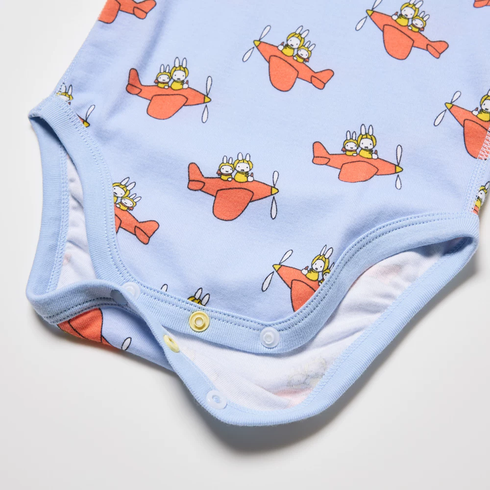 UNIQLO Детская UT Книга-рисунок кооперационная серия накидка для бедер длин sleeves 1-комплект 481845 478391
