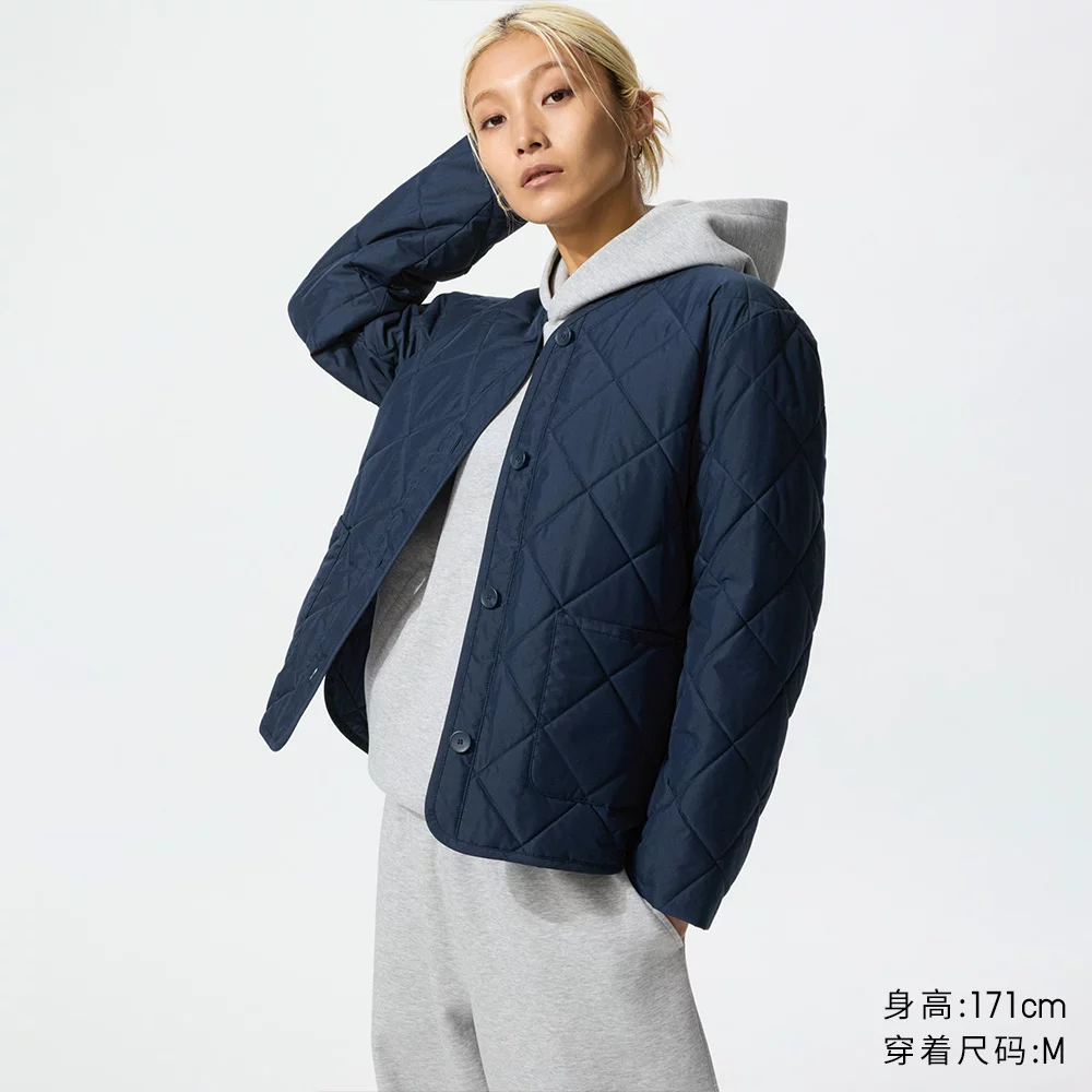 УниКло женская куртка-плащ без воротника PUFFTECH Air Cotton Jacket/Coat 482274 484251