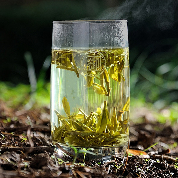 浙江老字号 御牌 18年新茶 明前特级西湖龙井茶礼盒装 绿茶 150g 天猫优惠券后￥98包邮（￥158-60）