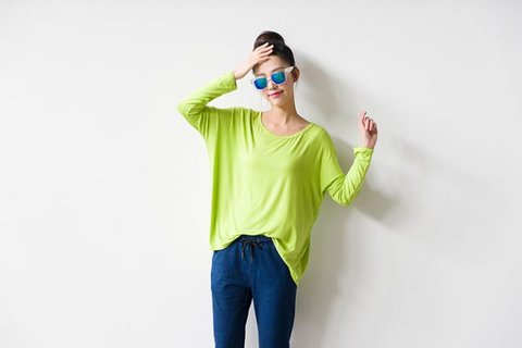 Quần áo mùa thu 2018 phong cách châu Âu và Mỹ rộng kích thước lớn màu rắn modal dài phần áo thun dài tay áo sơ mi nữ quần áo các mẫu áo thun dài tay nữ đẹp