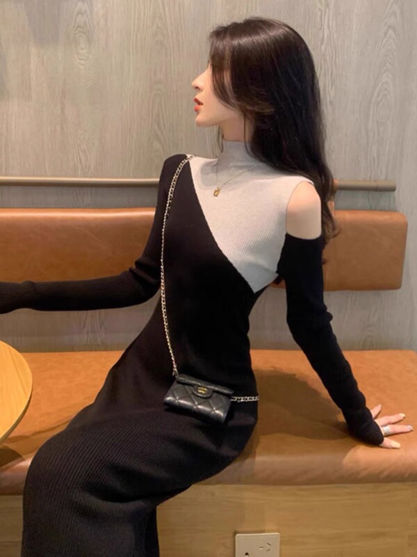 High-End Contrasting Color Off-Shoulder Knitted Dress for Women in Autumn and Winter, Half-High Collar, Elegant and Slim-Fitting, Inner Wear, Hip-Hugging Sweater Dress High-End Contrasting Color Off-Shoulder Knitted Dress for Women in Autumn and Winter, Half-High Collar, Elegant and Slim-Fitting, Inner Wear, Hip-Hugging Sweater Dress