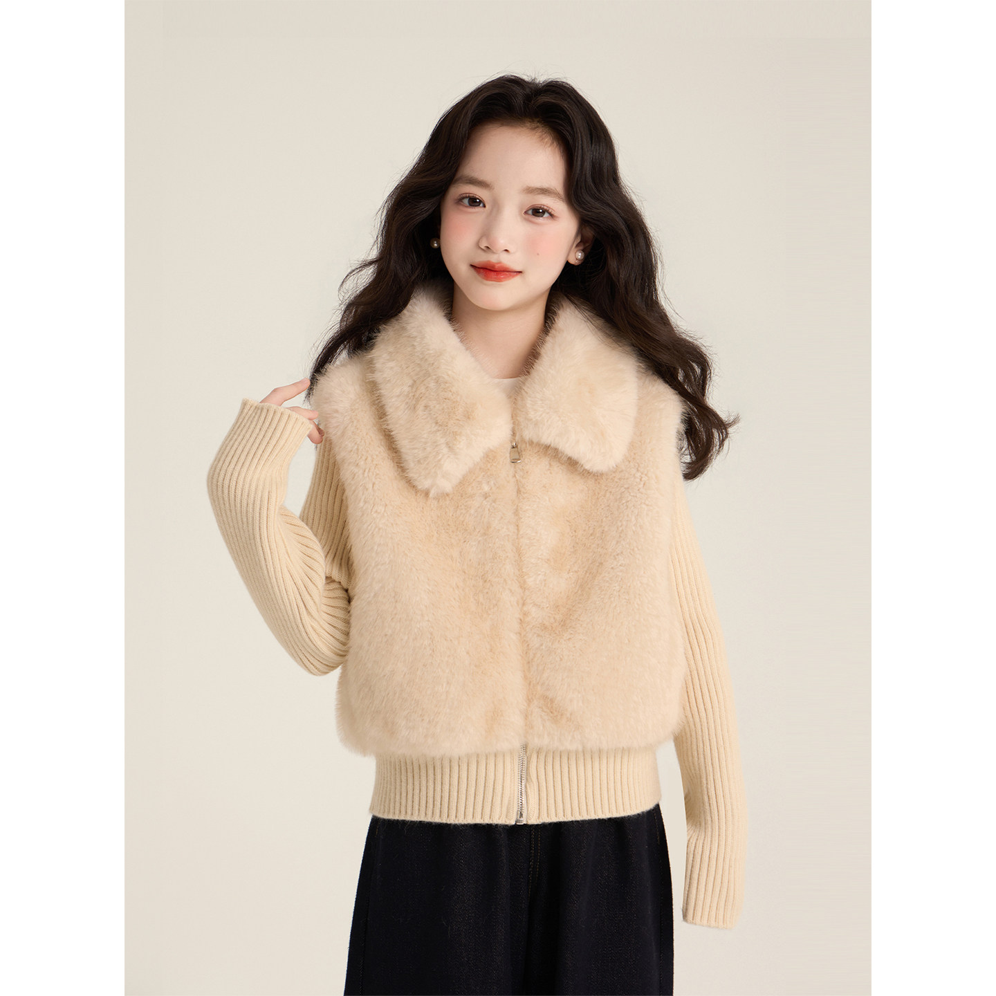 2026秋冬新款！如何挑选舒适又时尚的毛呢反吹风小绵羊羊羔毛立体提花童装外套？