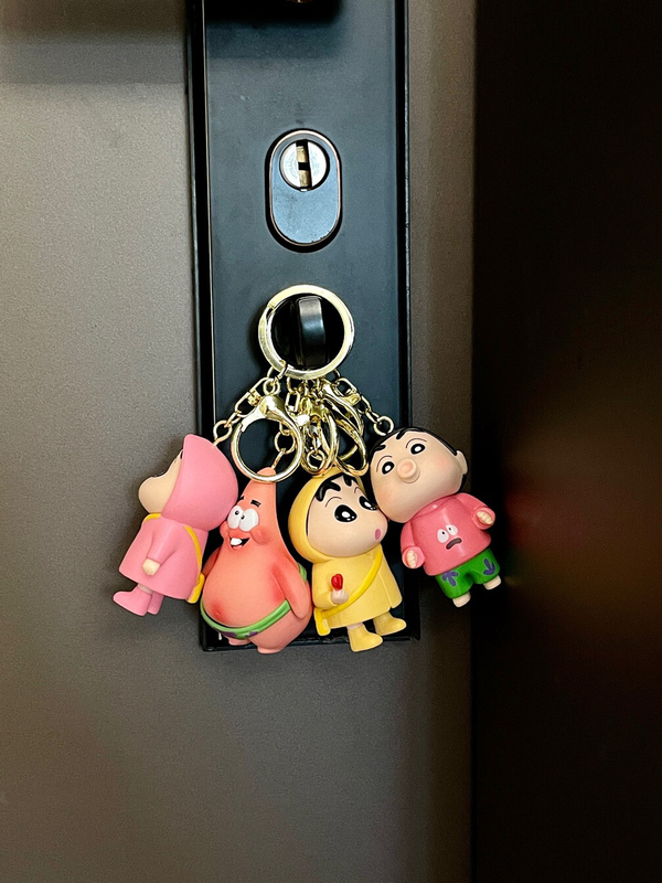 Crayon Shin-Chan Star Keychain for Men and Women, Cute Cartoon Backpack Pendant, Creative and High-Quality