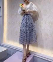 Shisha dresses (do not take part in a direct interplay event)
