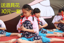 At that time it took the children to perform to serve ethnic festivals and young children of the Red Village girl Mountain Ri Children dance to perform