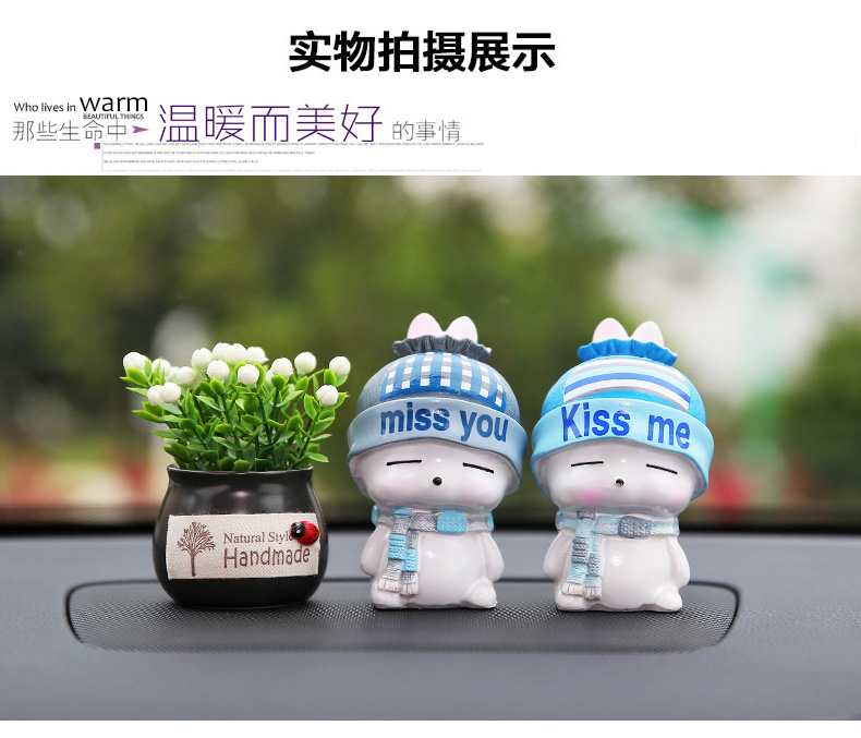 Trang trí xe hơi nước hoa cung cấp sáng tạo lắc đầu nam và nữ búp bê trang sức xe trang trí quà tặng cá nhân - Ô tô nội thất Accesseries đồ trang trí taplo ô tô