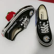 Back to do old limited hand-painted shoes small Daisy Qian Zhilong GD joint name of the same dirty shoes couple low-top canvas shoes