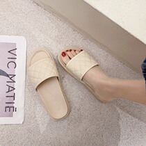 Japanese slippers women wear new summer simple and versatile thick bottom non-slip word drags out beach sandals and slippers