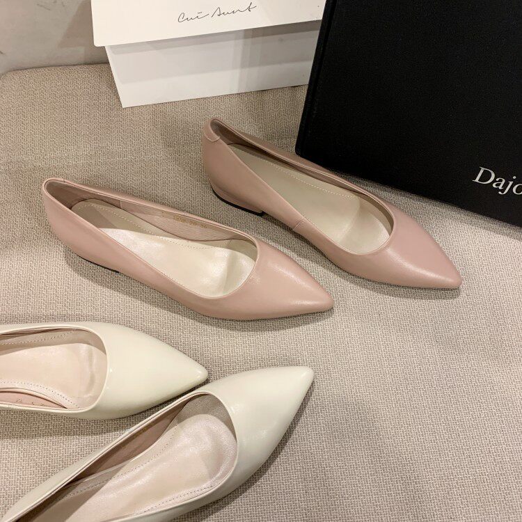Ins high-end sense is huge and easy to wear~gentle fairy with skirt, shallow mouth, flat bottom, thick heel and pointed leather xie