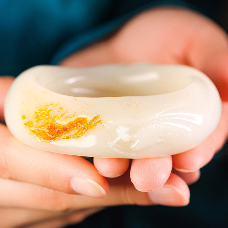 Su Gong famous Yang Juqing flying poplar shaped bracelet Saint Deer Tengda and Tian Yu seed material gold skin white meat bracelet