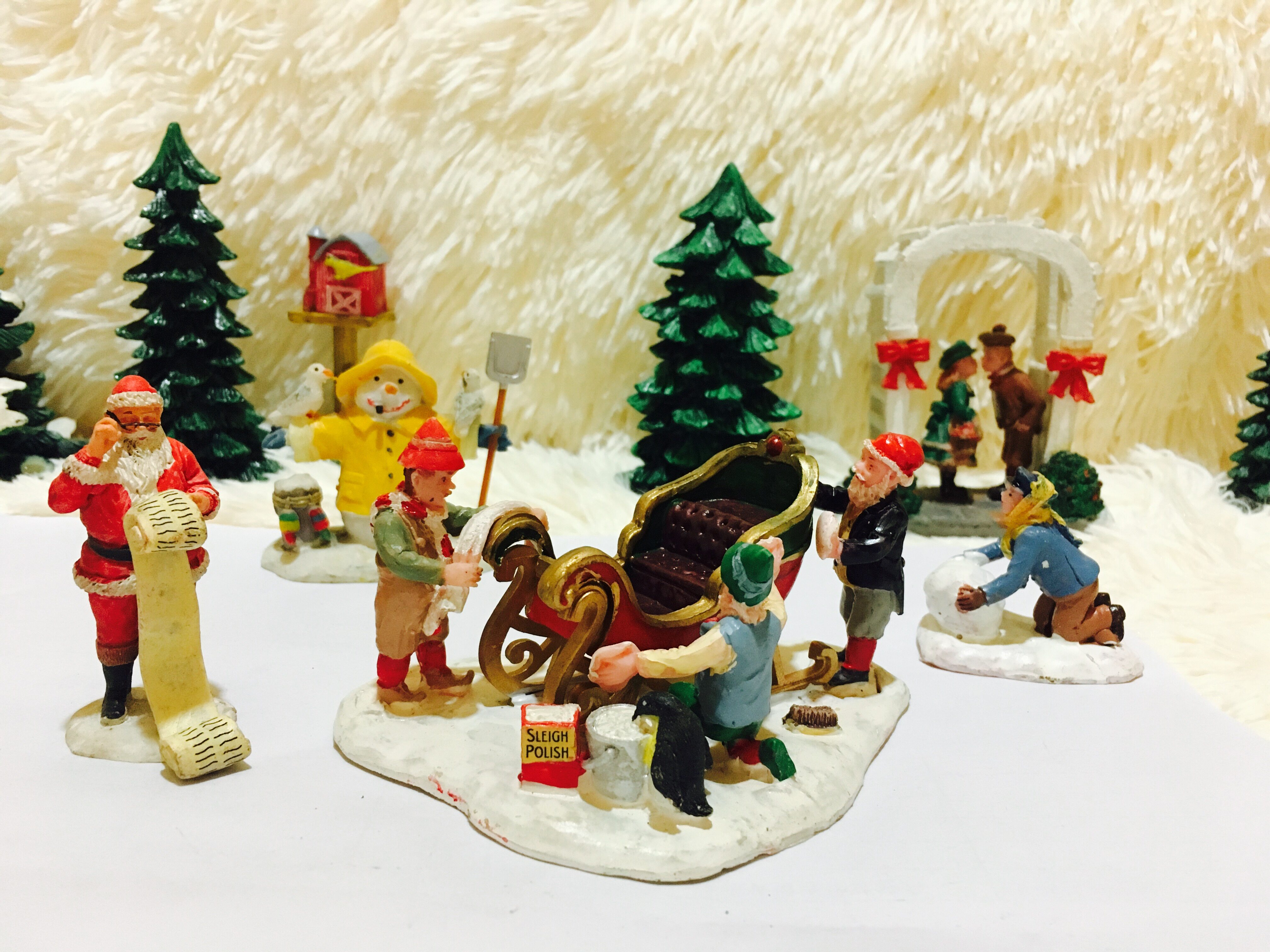 Foreign trade resin craft home accessories decoration fun creative gift miniature street scene with snowman street lamp black