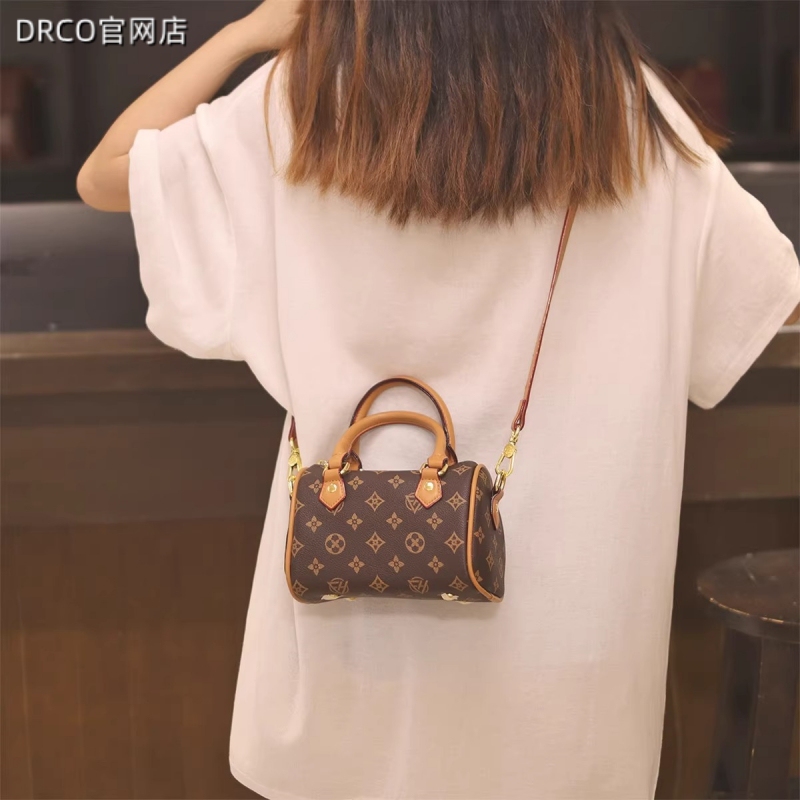 French Drco Hand-Held Crossbody Small Bag for Women, New Style, Light Luxury, High-End Feel, Niche Hot Item, Popular Women's Model This Year