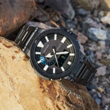 Землетрясение скалолазание смотрит на Casio Pro Trek Male