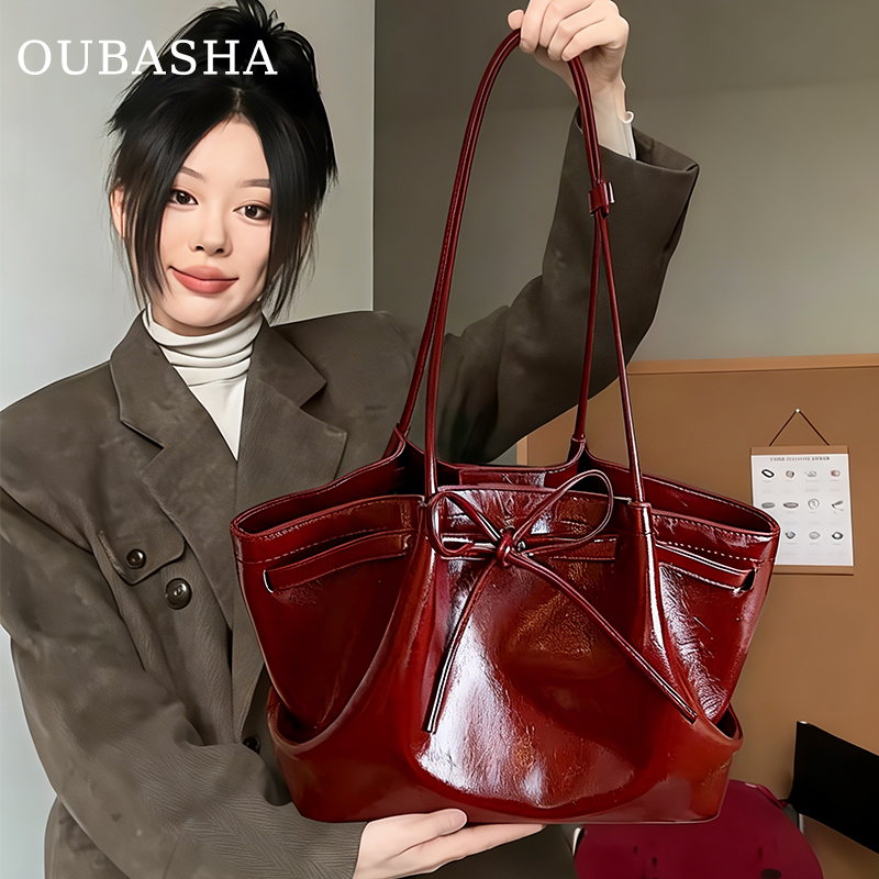 Large-Capacity Red Wedding Bag for Women 2026 New Light Luxury Niche Shoulder Bag Suitable for Daily Use Bridal Wedding Bag